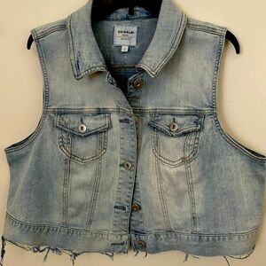 TORRID DENIM VEST DISTRESSED Plus Size 2
